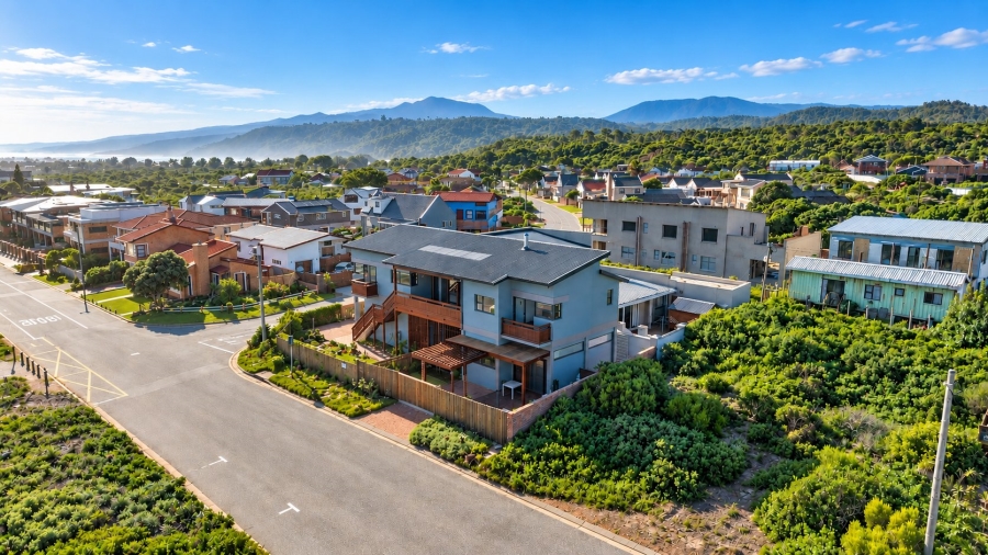4 Bedroom Property for Sale in Kleinkrantz Western Cape